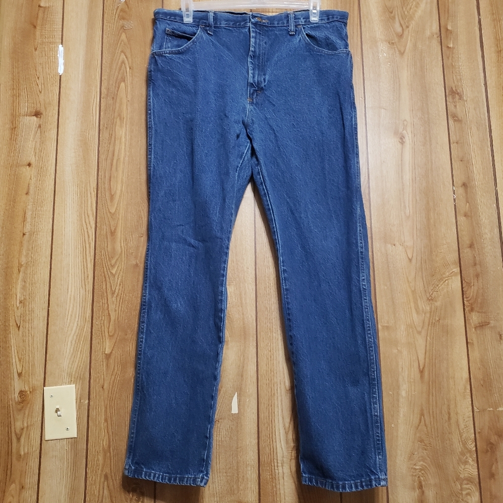 Jeans Straight Leg regular fit 38x32med Wash 100% Cotton Naural Fibers